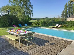 Pleasant Fermette with Outdoor Swimming Pool near Durbuy