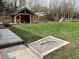 Renovated Farmhouse Completely Furnished Forgroups