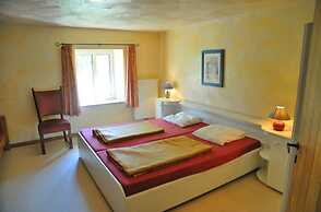 Renovated Farmhouse Completely Furnished Forgroups