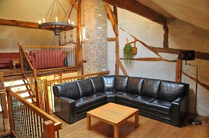 Renovated Farmhouse Completely Furnished Forgroups