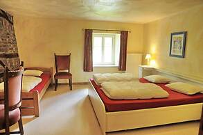Renovated Farmhouse Completely Furnished Forgroups