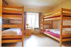 Renovated Farmhouse Completely Furnished Forgroups