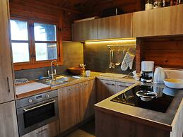 Traditional Chalet with Sauna, Spa Tub, & Relaxation Space near La Roc