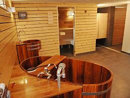 Traditional Chalet with Sauna, Spa Tub, & Relaxation Space near La Roc