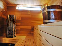 Traditional Chalet with Sauna, Spa Tub, & Relaxation Space near La Roc