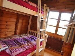 Traditional Chalet with Sauna, Spa Tub, & Relaxation Space near La Roc