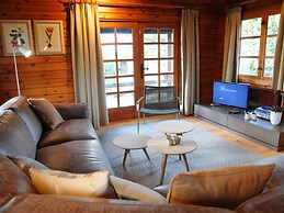 Traditional Chalet with Sauna, Spa Tub, & Relaxation Space near La Roc