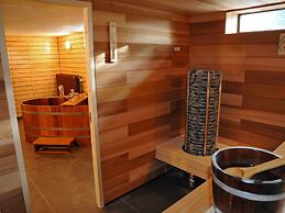 Traditional Chalet with Sauna, Spa Tub, & Relaxation Space near La Roc