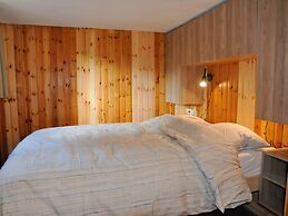Traditional Chalet with Sauna, Spa Tub, & Relaxation Space near La Roc