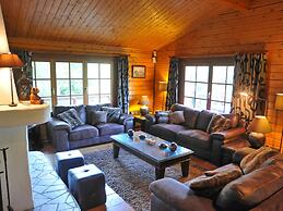 Beautiful Wooden Chalet With Large Garden