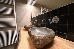 Beautiful Wooden Chalet With Large Garden