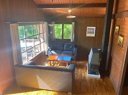 Ortho Hideaway With Garden