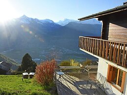 Chalet for 6 People With Views of Veysonnaz