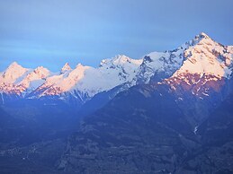 Chalet for 6 People With Views of Veysonnaz