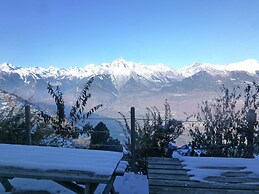 Chalet for 6 People With Views of Veysonnaz