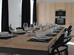 Mondern Furnished Holiday Home