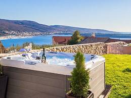 Seaview Villa in Kornic Kvarner with Outdoor Hot Tub