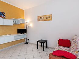 Spacious Apartment With Garden