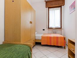 Spacious Apartment With Garden