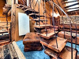 Beautiful, One-of its Kind Home With a Sauna