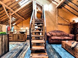 Beautiful, One-of its Kind Home With a Sauna