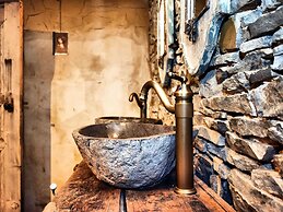 Beautiful, One-of its Kind Home With a Sauna