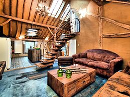 Beautiful, One-of its Kind Home With a Sauna