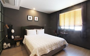 Brown-dot Changwon Myeongseo Convention