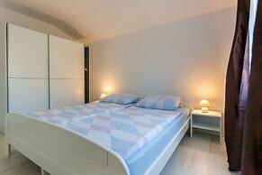 Adorable House Apartment With Roof Terrace