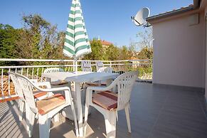 Adorable House Apartment With Roof Terrace