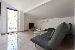 Adorable House Apartment With Roof Terrace