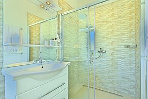 Peaceful Villa in Sveti Lovrec With Swimming Pool