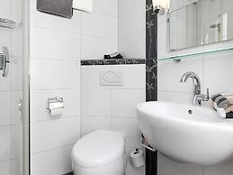 Apartment With Balcony in Ruegen