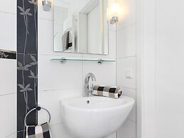 Apartment With Balcony in Ruegen