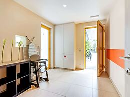 Modern Holiday Home in Avelgem with Sauna & Hot Tub