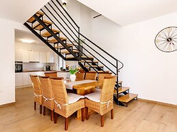 Brand new Countryside Villa With Heated Pool