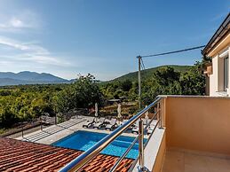 Brand new Countryside Villa With Heated Pool