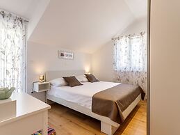 Brand new Countryside Villa With Heated Pool