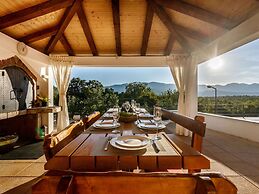 Brand new Countryside Villa With Heated Pool