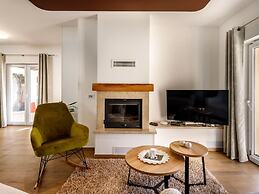 Brand new Countryside Villa With Heated Pool