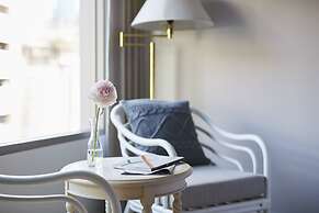 56 Surawong Hotel and Residence