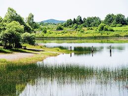 Quiet Country Side Cottage with Private Garden & WiFi near Nature Park