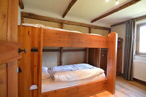 Chalet Retreat With Sauna