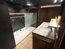 Chalet Retreat With Sauna