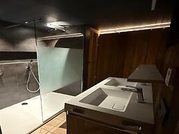 Chalet Retreat With Sauna