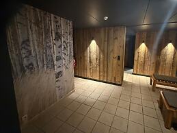 Chalet Retreat With Sauna