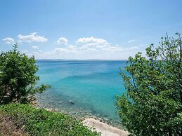 Soothing Holiday Home in Starigrad near Sea