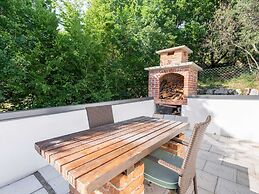 Soothing Holiday Home in Starigrad near Sea