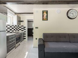 Soothing Holiday Home in Starigrad near Sea