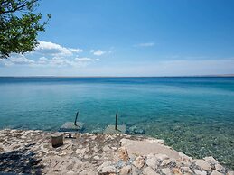 Soothing Holiday Home in Starigrad near Sea